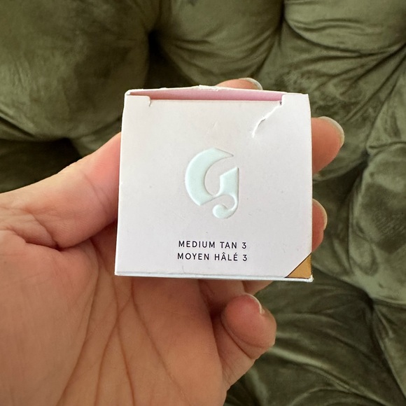 Glossier Stretch Concealer Shade Medium Tan 3 - Picture 2 of 7